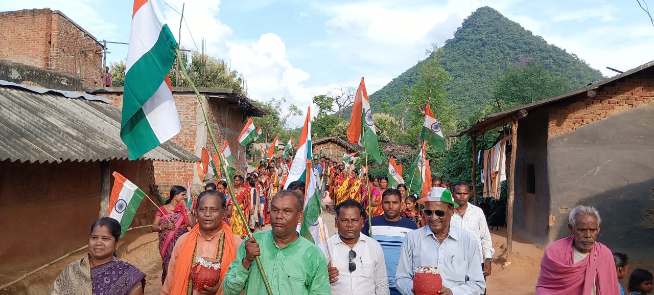 ” ମୋ ମାଟି ମୋ ଦେଶ କାର୍ଯ୍ୟକ୍ରମ ରୁଣ୍ଡିମହୁଲ ଶକ୍ତି କେନ୍ଦ୍ର ର ବିଭିନ୍ନ ଗ୍ରାମରେ ବିଶେଷ କାର୍ଯ୍ୟକ୍ରମ'”