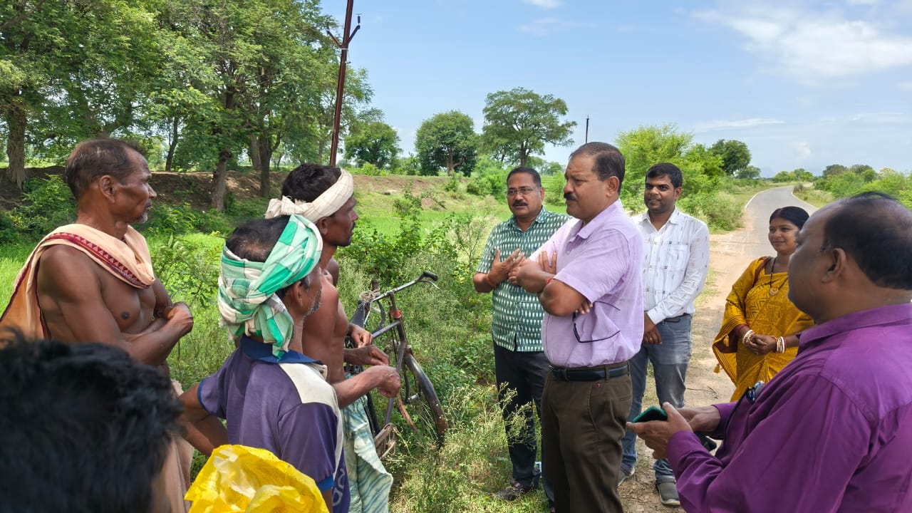 ଜିଲ୍ଲାପାଳ ଙ୍କ କେଳାକଟା ଗ୍ରାମ ଗସ୍ତ