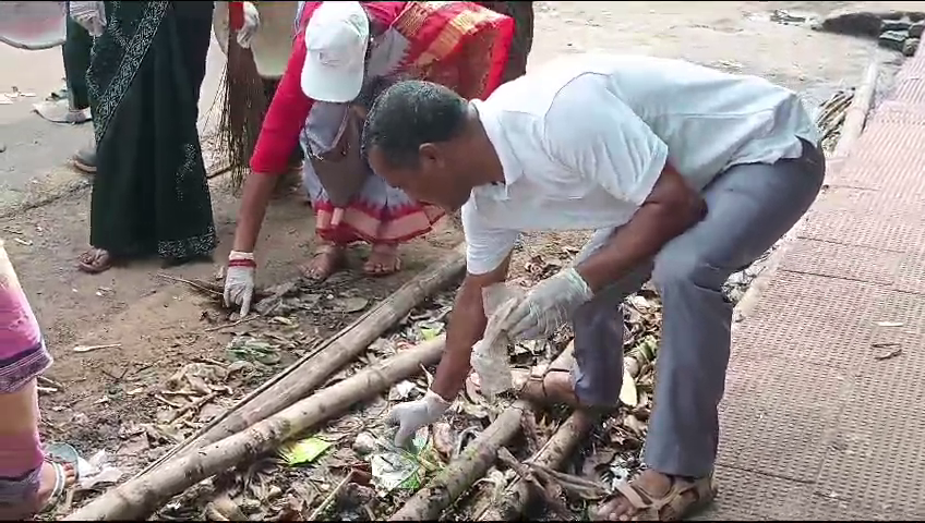 ଦୁଇ ମହାପୁରୁଷଙ୍କ ଜୟନ୍ତୀ ଅବସରରେ ସ୍ୱଚ୍ଛତାହିଁ ସେବା କାର୍ଯ୍ୟକ୍ରମ